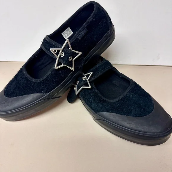 Vans Black Canvas Shoes - Picture 2 of 5